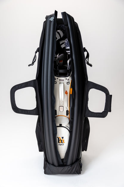 Golf travel bag with AyrSupport inflatable protective insert